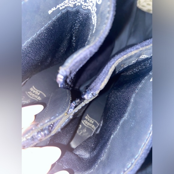 Women’s Size 6 Velvet Boot Heels - Picture 4 of 5